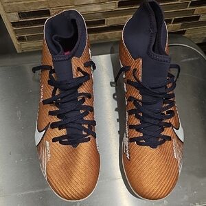Nike Men's Copper and Black Athletic Shoes